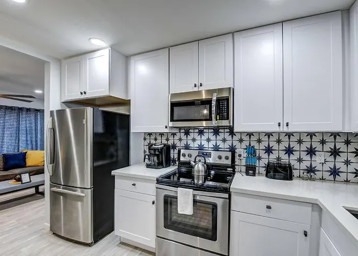 Modern Home-downtown-3 Bedroom- King Bed Phoenix